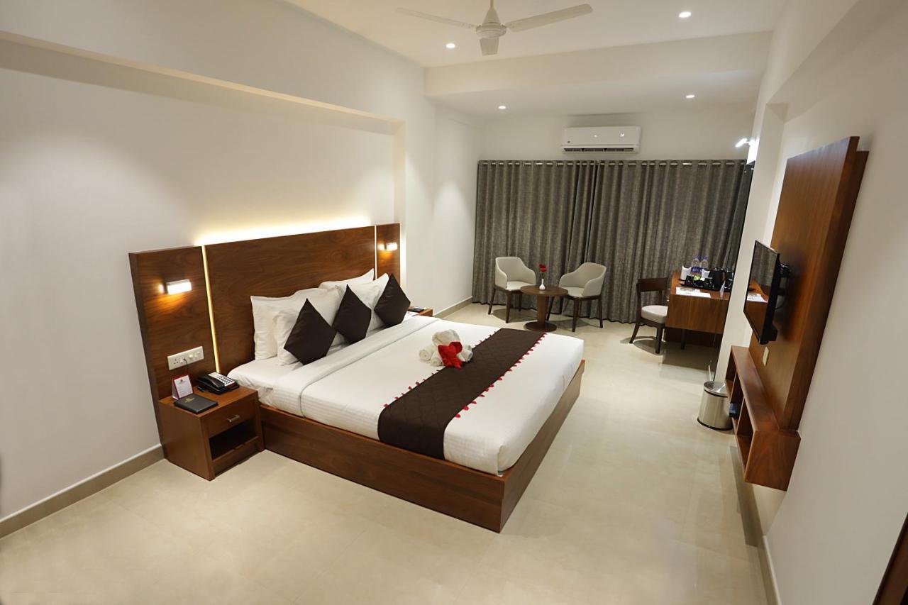 Iswarya Residency Hotel Kottayam Exterior photo