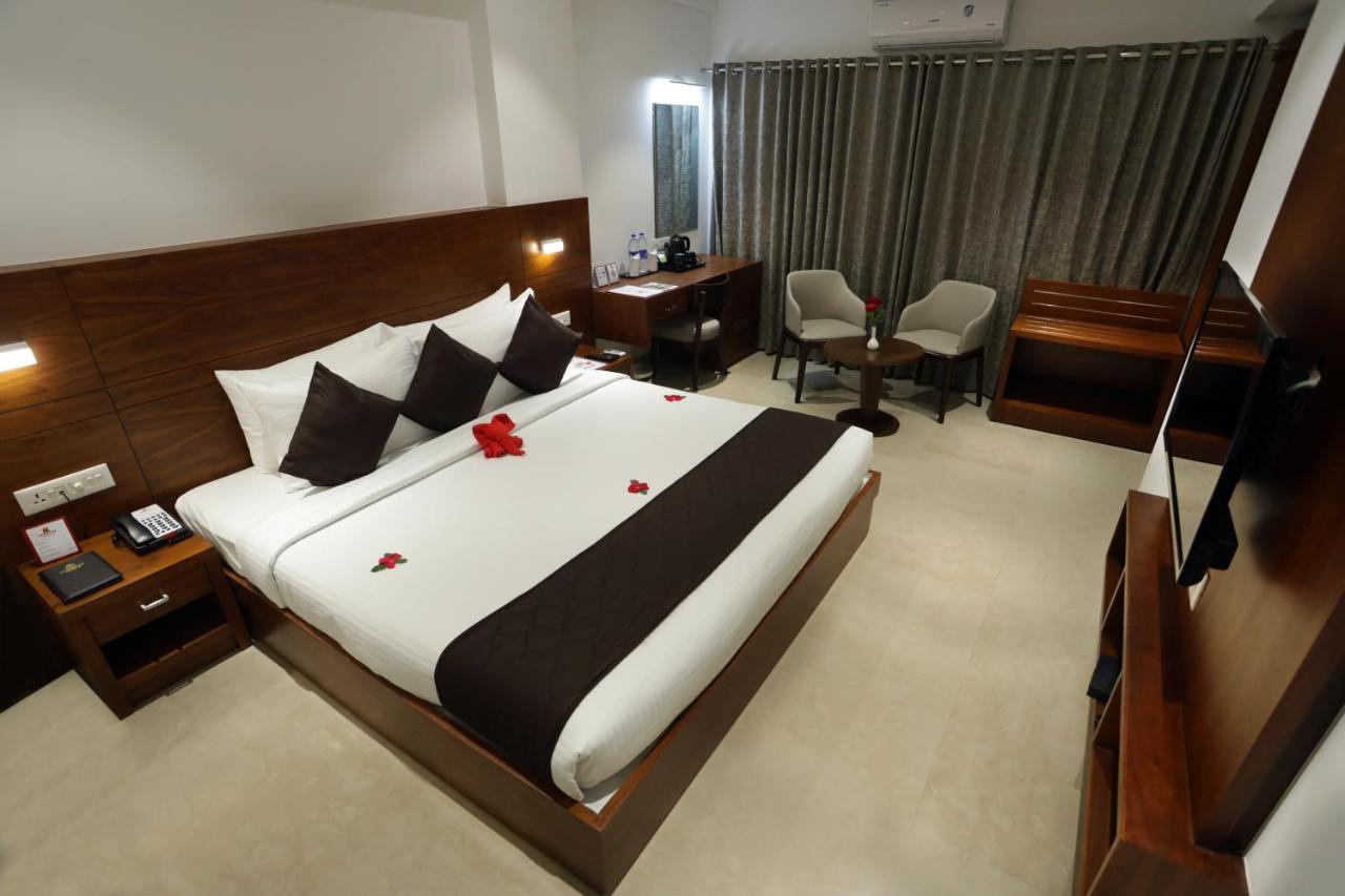 Iswarya Residency Hotel Kottayam Exterior photo