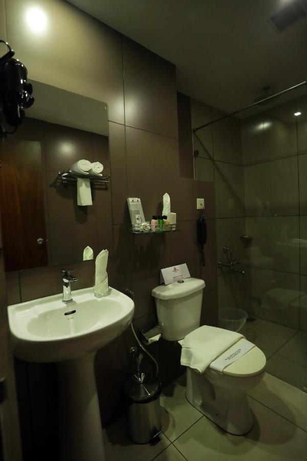 Iswarya Residency Hotel Kottayam Exterior photo