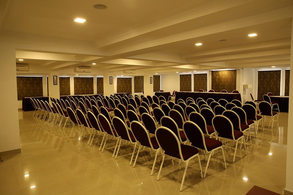 Iswarya Residency Hotel Kottayam Exterior photo